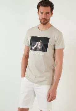 Buratti SLIM FIT - T-Shirt Print - Light Beige