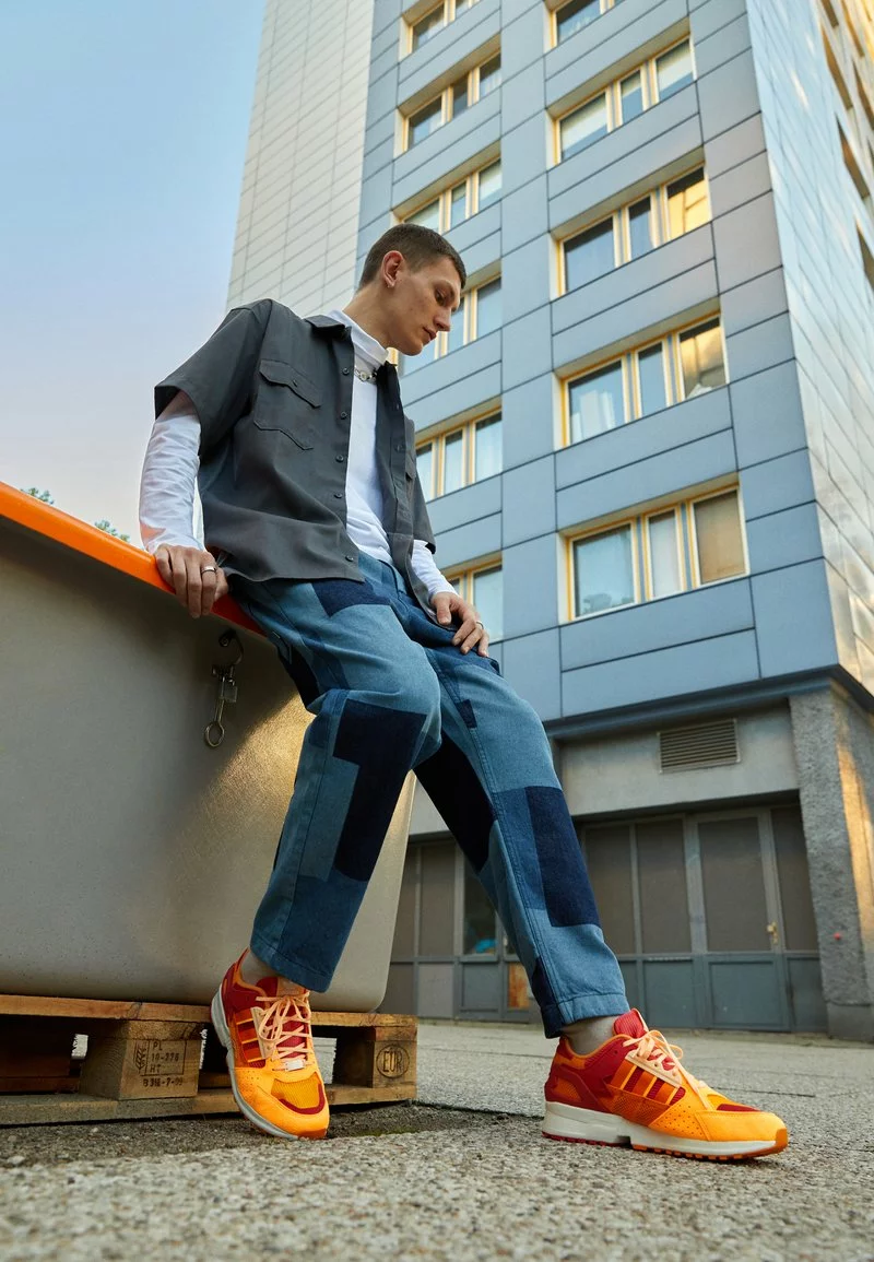 Adidas Originals ZX 10,000 C FLAVOR PACK UNISEX - Sneaker Low - Tactile Red/eqt Orange/flash Orange – Bild 3